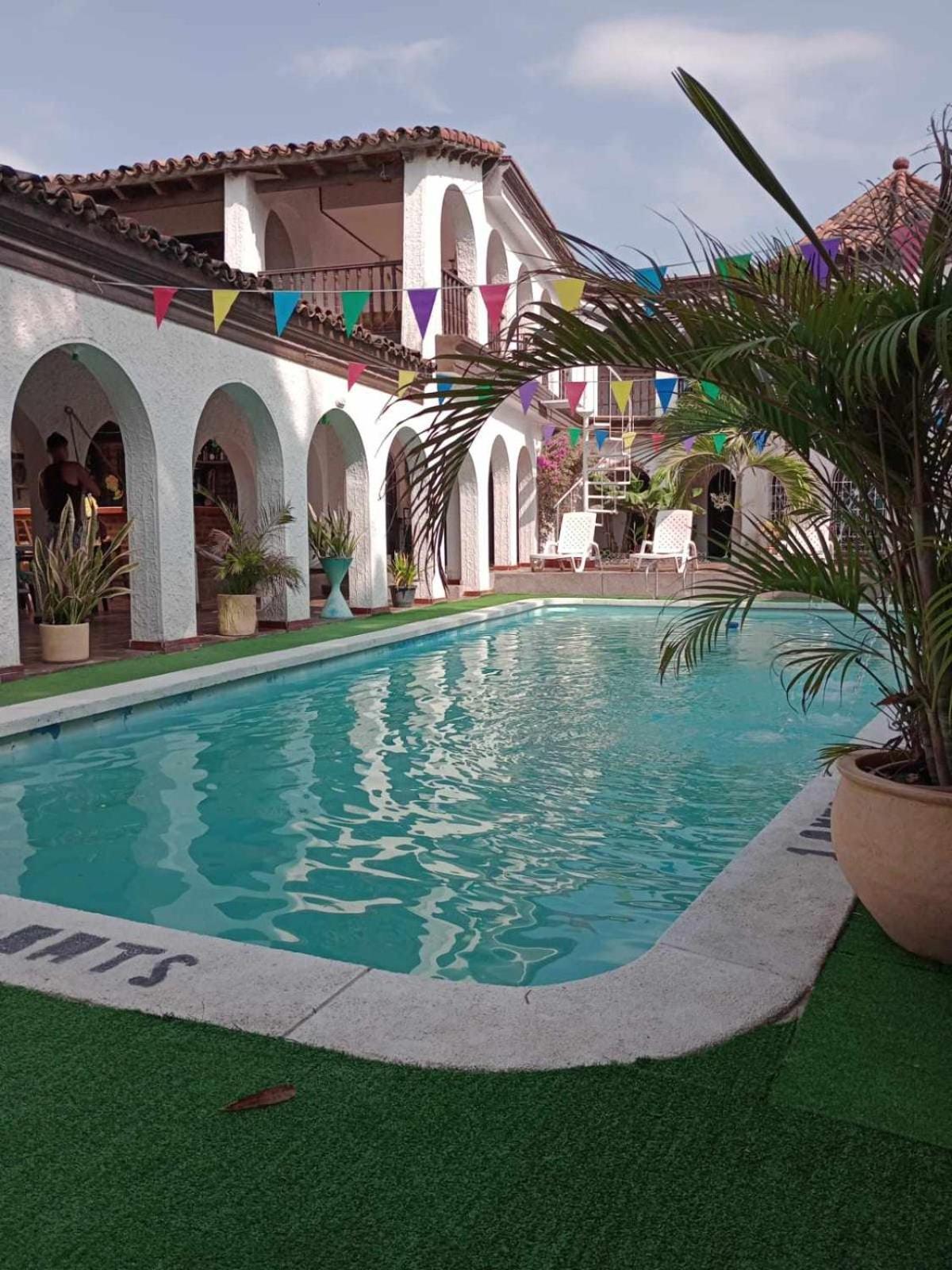 The Chill In Mansion Hostel Santa Marta Exterior photo