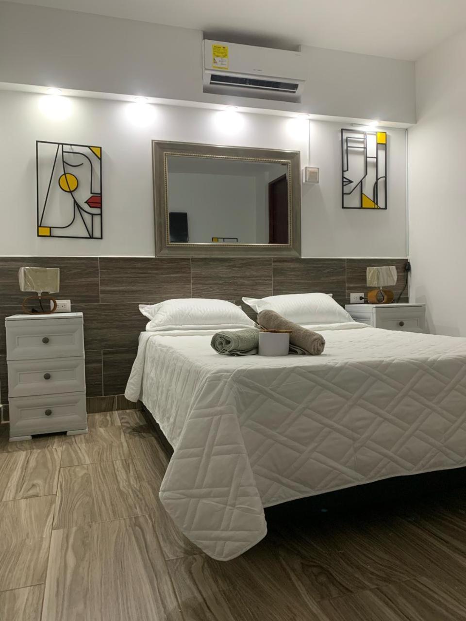 The Chill In Mansion Hostel Santa Marta Room photo