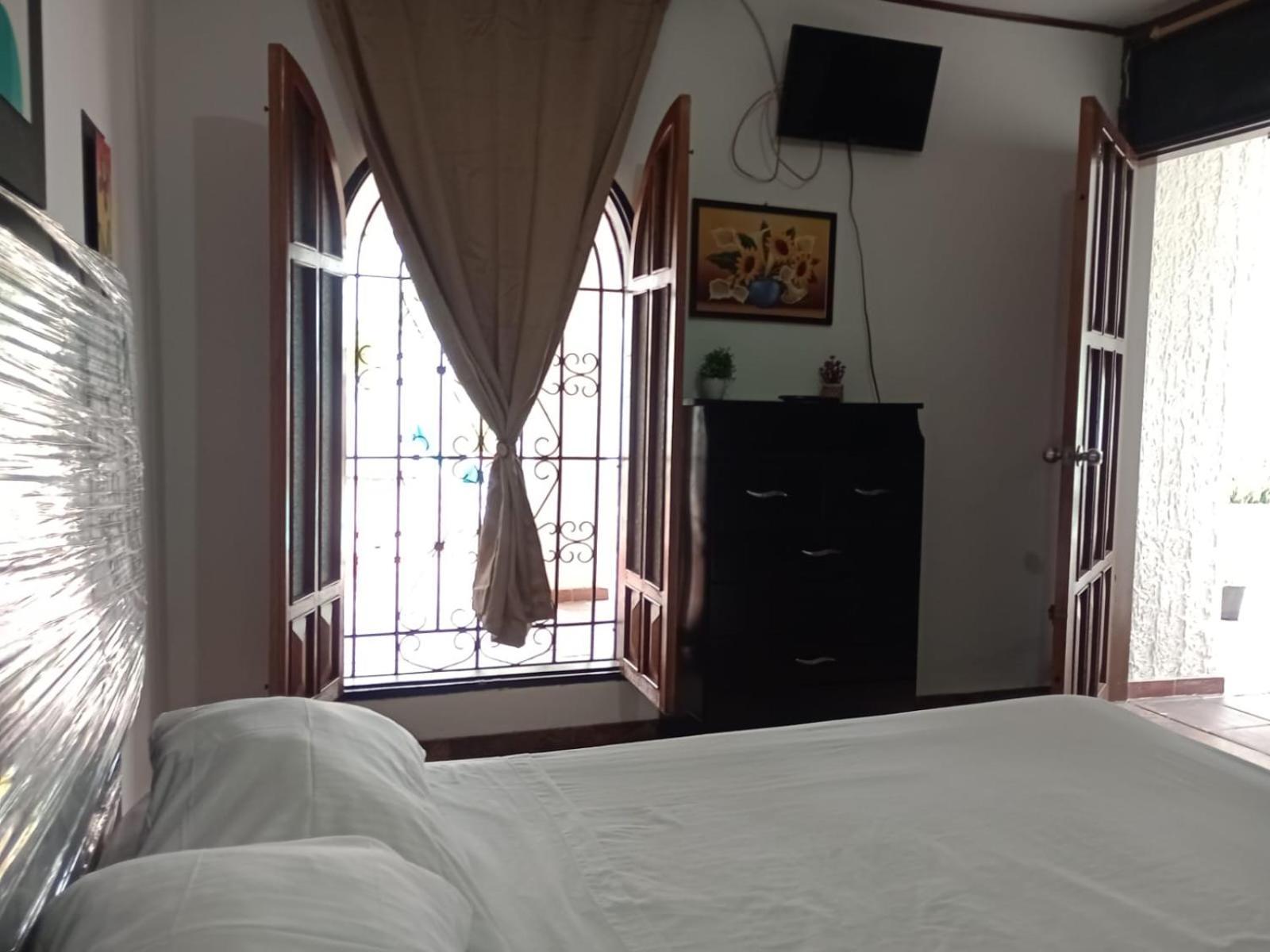 The Chill In Mansion Hostel Santa Marta Exterior photo