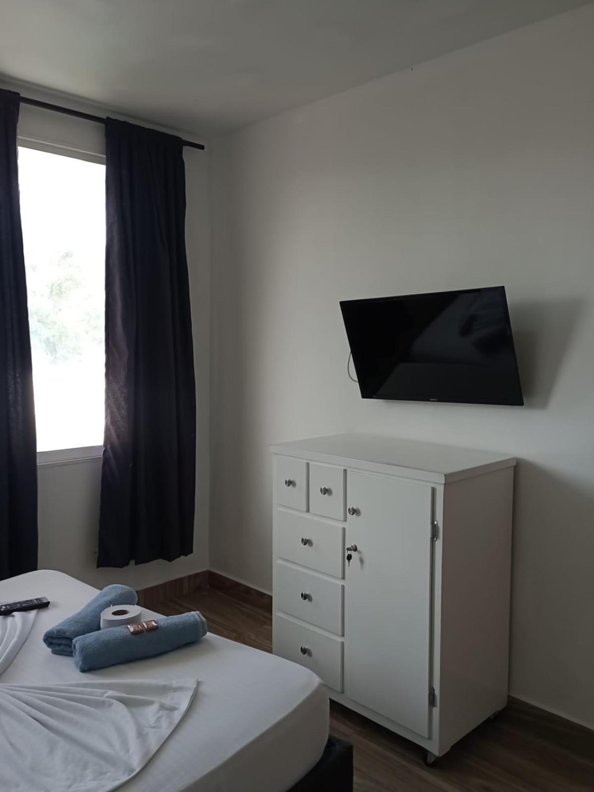 The Chill In Mansion Hostel Santa Marta Room photo