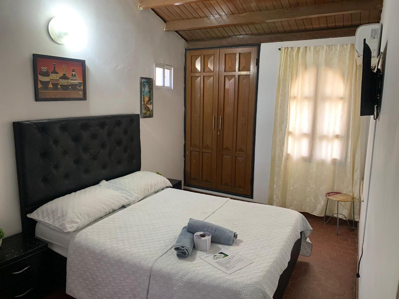 The Chill In Mansion Hostel Santa Marta Room photo