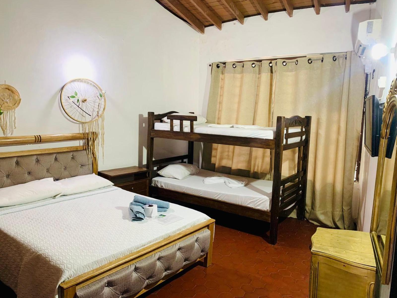 The Chill In Mansion Hostel Santa Marta Room photo