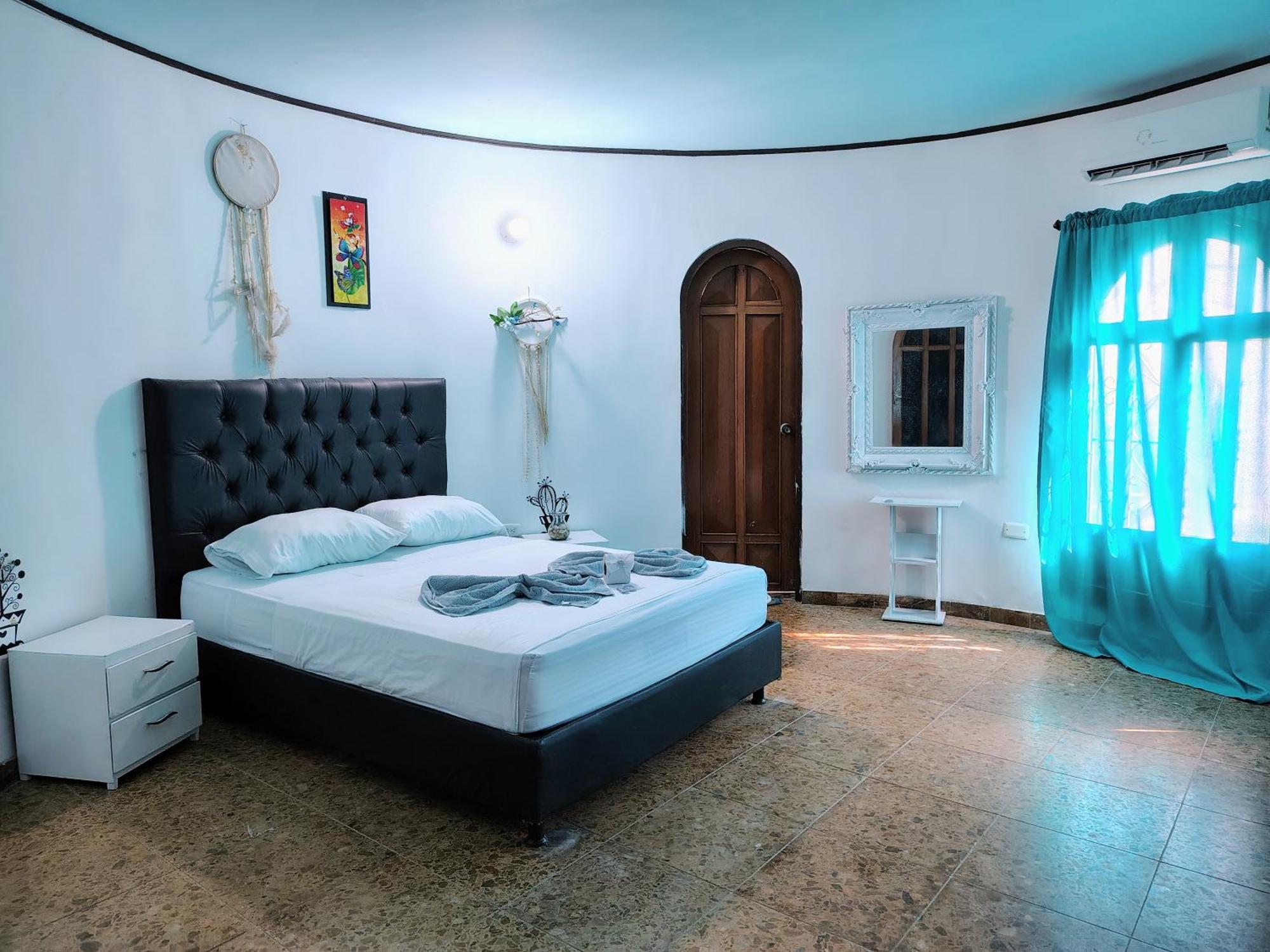 The Chill In Mansion Hostel Santa Marta Exterior photo