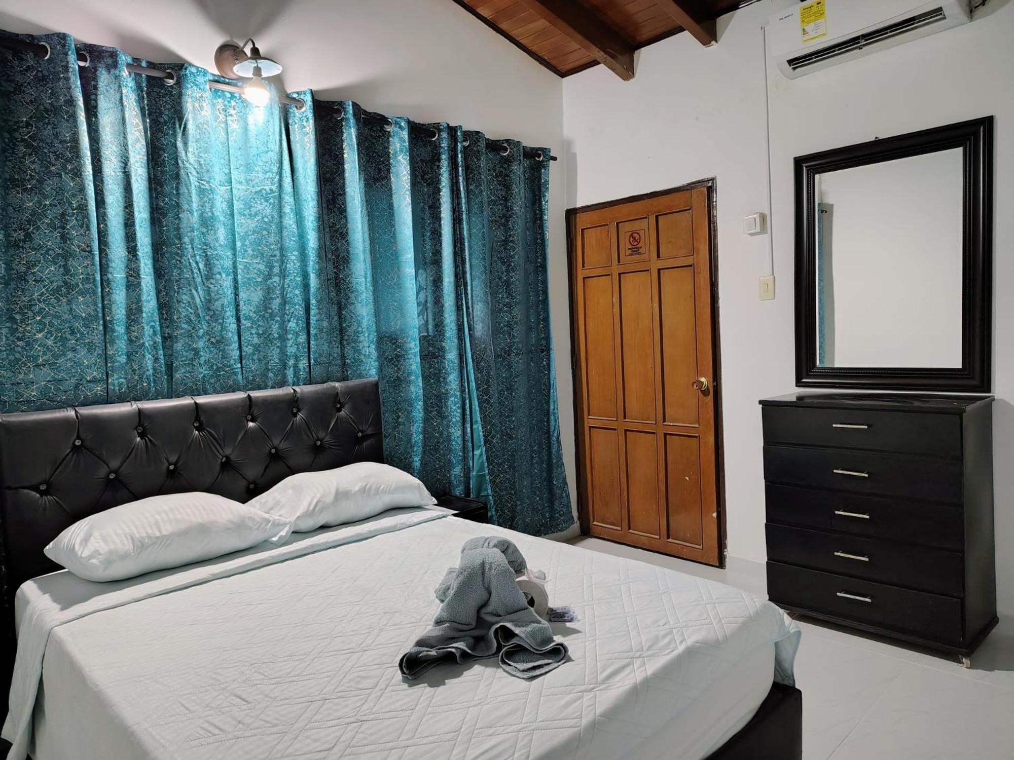 The Chill In Mansion Hostel Santa Marta Exterior photo