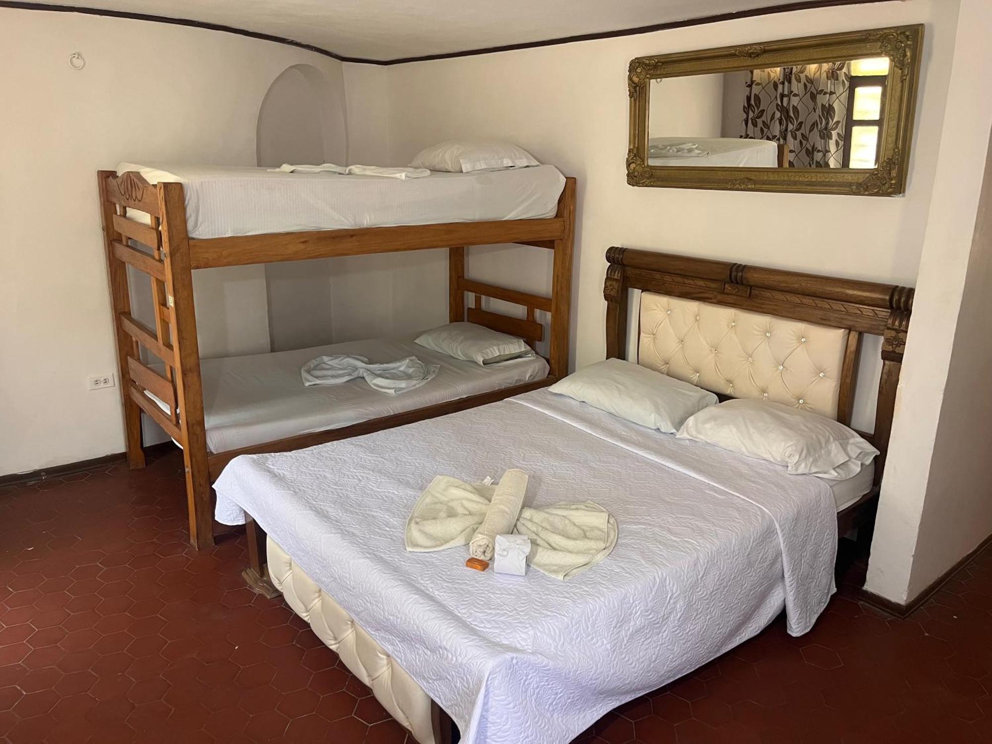 The Chill In Mansion Hostel Santa Marta Exterior photo